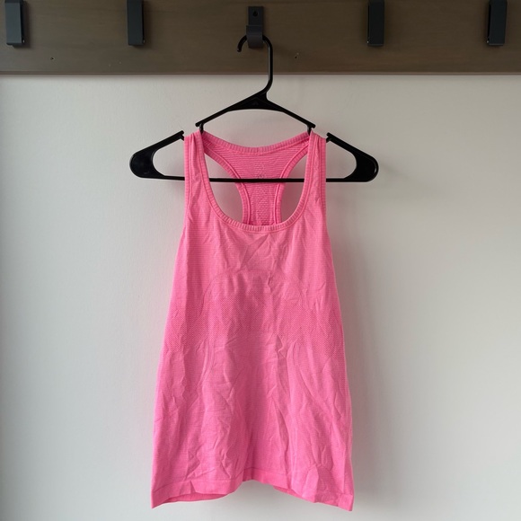 lululemon athletica Tops - Lululemon Swiftly Tech Racerback Tank Top Pink - Size 8 Seamless Athletic top